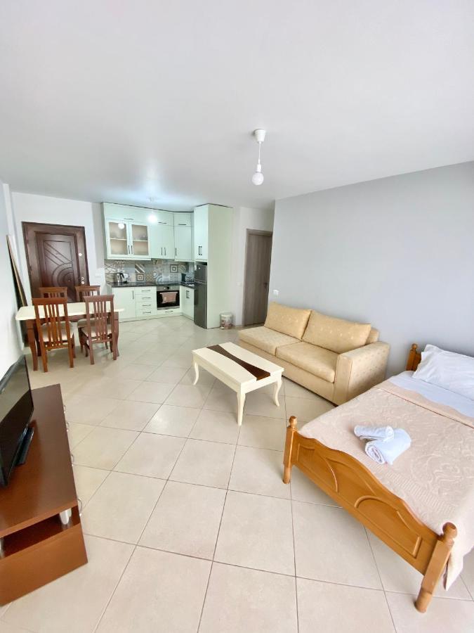 Evgenia'S Apartment Sarande Bagian luar foto